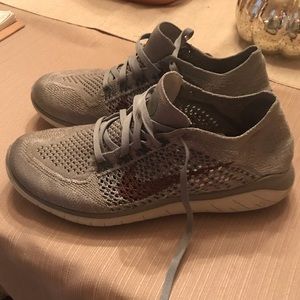 Nike Free women’s 8.5 flyknit RN